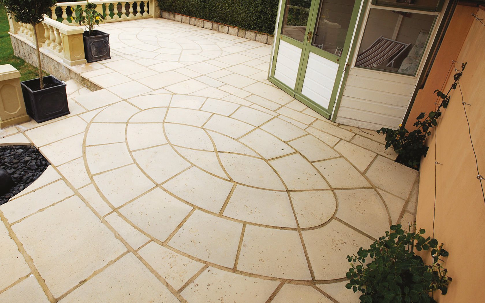 Baroque Oval Paving Banner